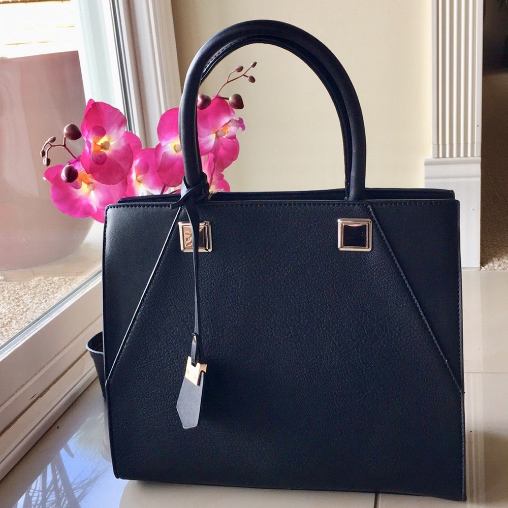 ✨GLAM BLACK TOTE✨ - Picture 2 of 8